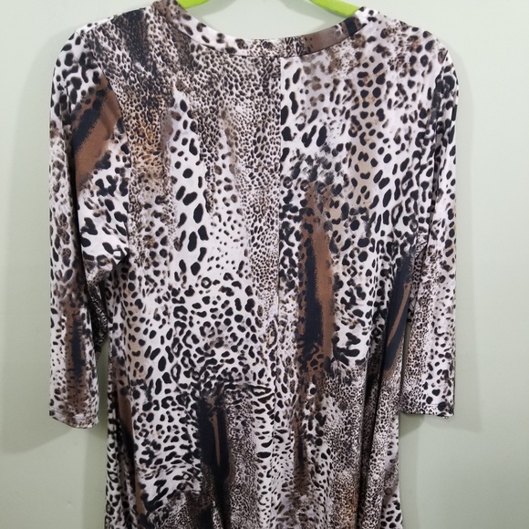 R.Rouge top animal print. - Picture 3 of 4